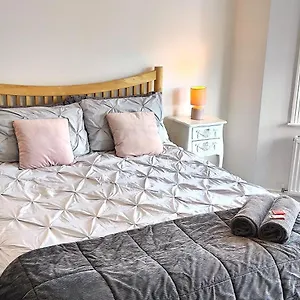 Cosy Bee And Bournemouth